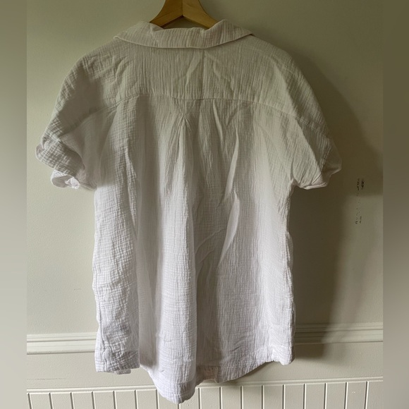 White gauze shirt in size large - Picture 5 of 5